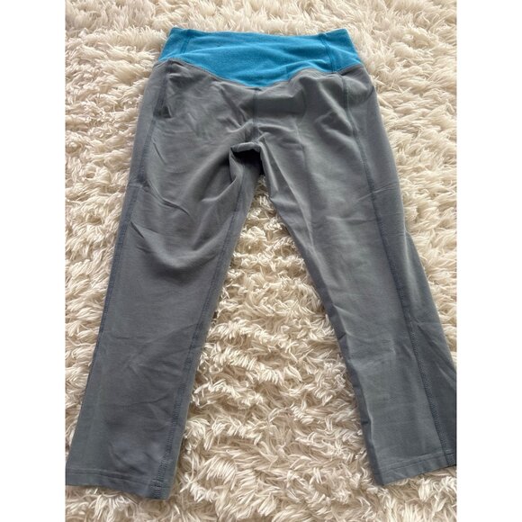 Nike Ladies Dri-Fit Activewear Bundle: Blue Waist Capri & 2 Pro Shorts Run XS - Picture 5 of 16